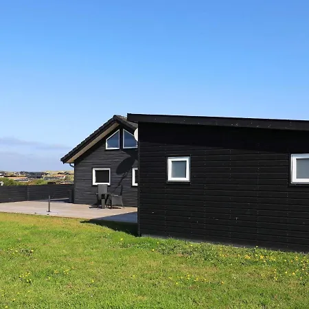 Three-bedroom Holiday In 36