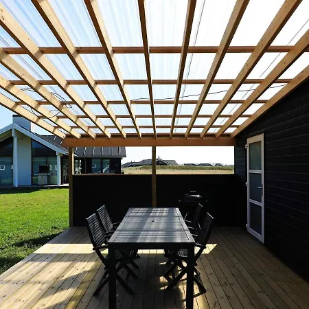 Casa vacanze Three-bedroom Holiday In 36