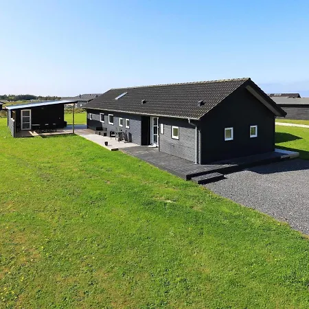 Three-bedroom Holiday In 36