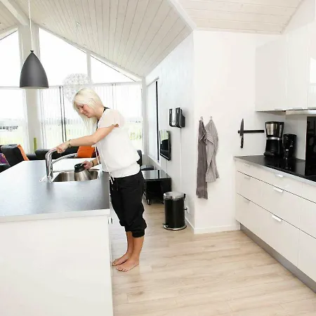 Casa vacanze Three-bedroom Holiday In 36